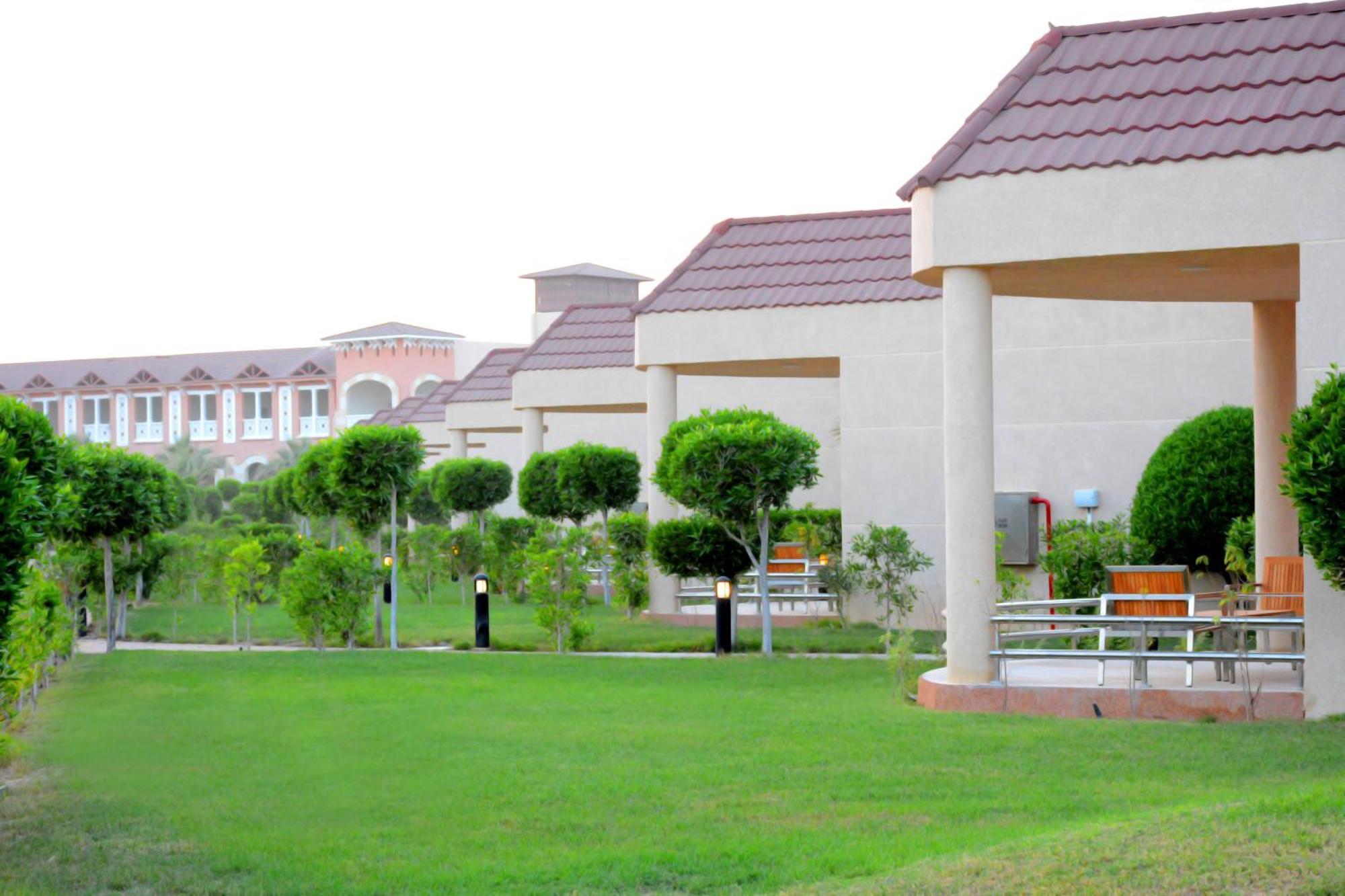 Radisson Blu Resort, Al Khobar Half Moon Bay Extérieur photo Residential villas in Al-Ghazal
