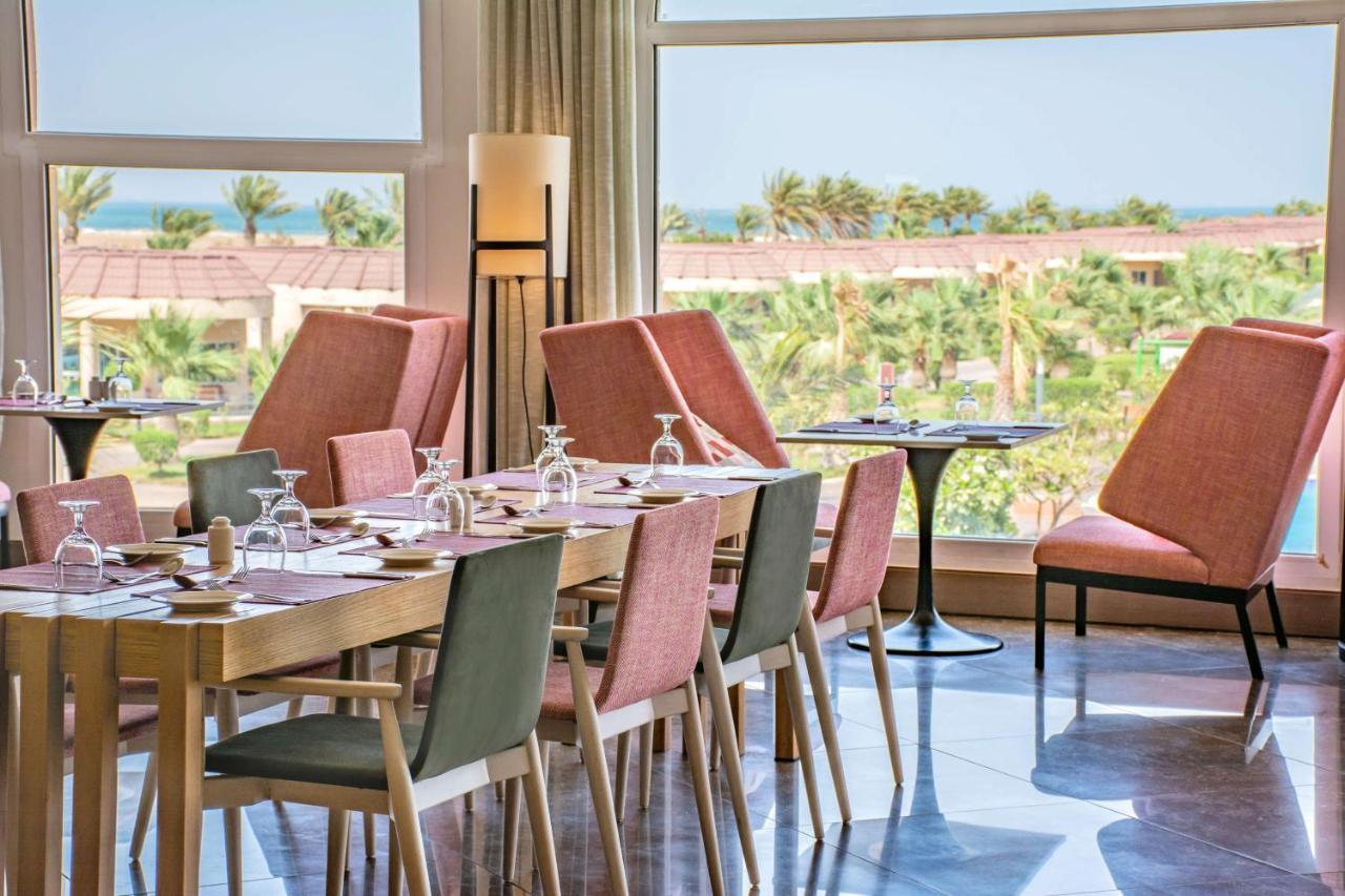 Radisson Blu Resort, Al Khobar Half Moon Bay Extérieur photo The restaurant