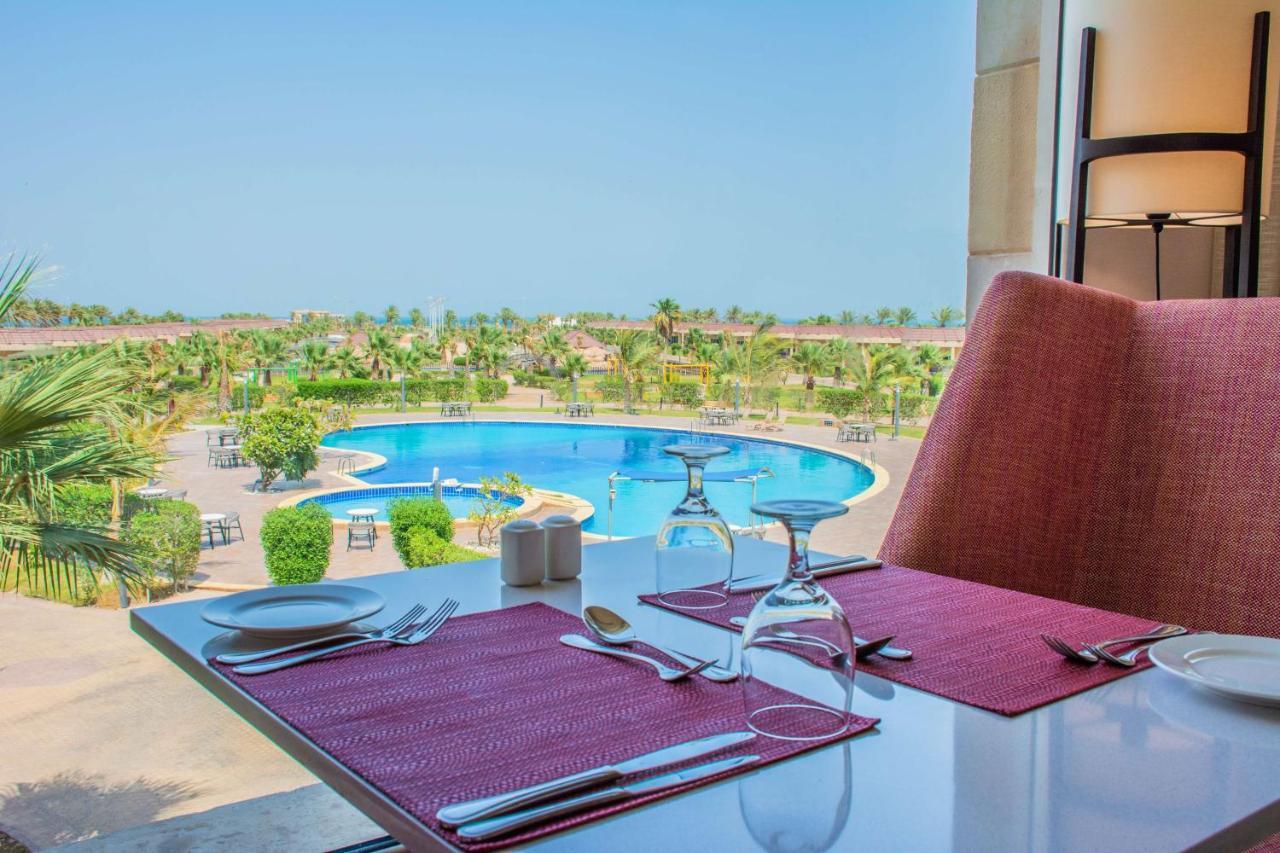 Radisson Blu Resort, Al Khobar Half Moon Bay Extérieur photo View from the hotel